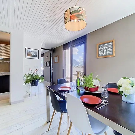 Two Bedroom Apartment, Hypercenter, Terrace Mont Blanc, Parking * 霞慕尼