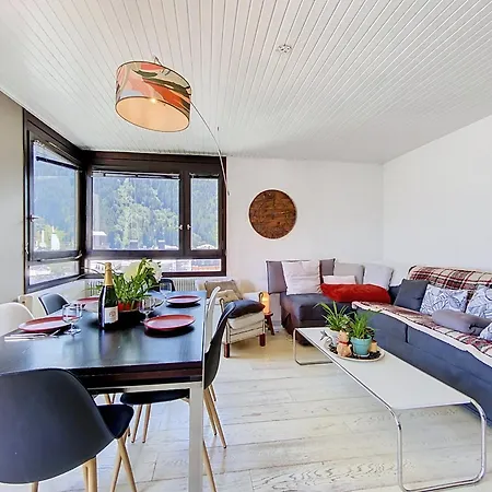 Two Bedroom Apartment, Hypercenter, Terrace Mont Blanc, Parking Chamonix