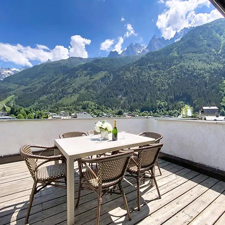 公寓 Two Bedroom Apartment, Hypercenter, Terrace Mont Blanc, Parking 霞慕尼