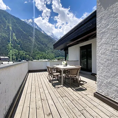 Two Bedroom Apartment, Hypercenter, Terrace Mont Blanc, Parking Chamonix